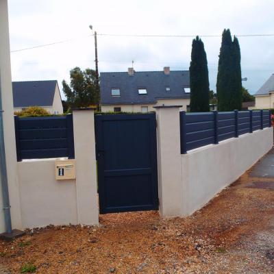 cloture et portillon PVC couleur gris anthracite